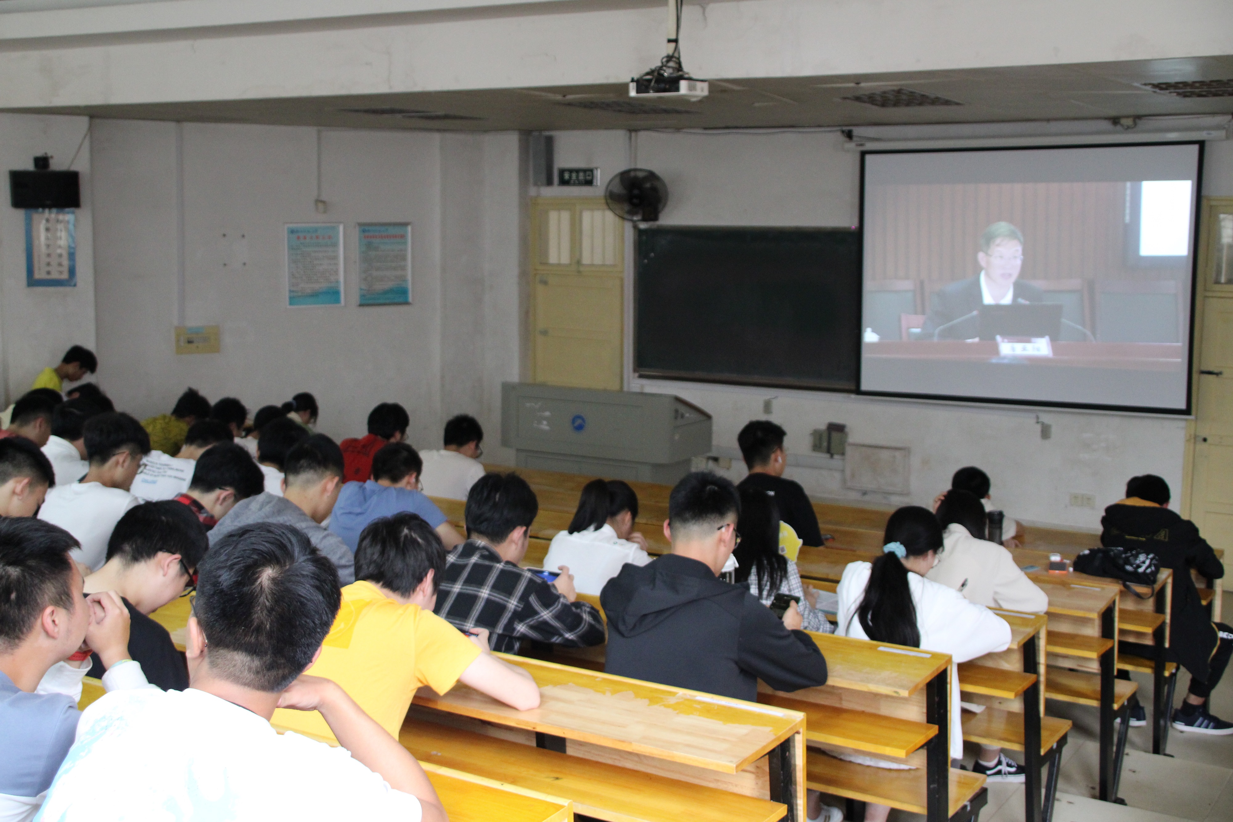 93bf26785ee74e1b8dd7a35702f8ae64.jpg 93bf26785ee74e1b8dd7a35702f8ae64.jpg