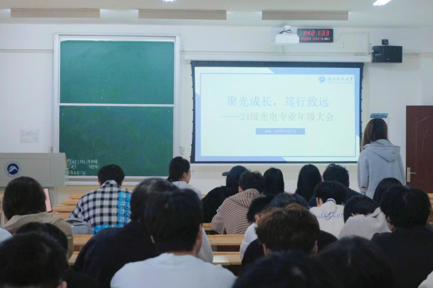 656ea47d27b84dcea5c75d6f8b75fd24.png 656ea47d27b84dcea5c75d6f8b75fd24.png
